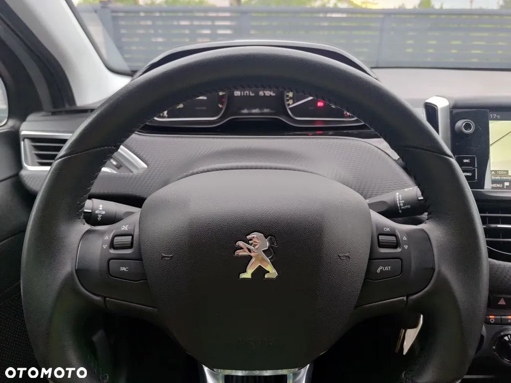 Peugeot 208 PureTech 82 Stop & Start Signature - 16