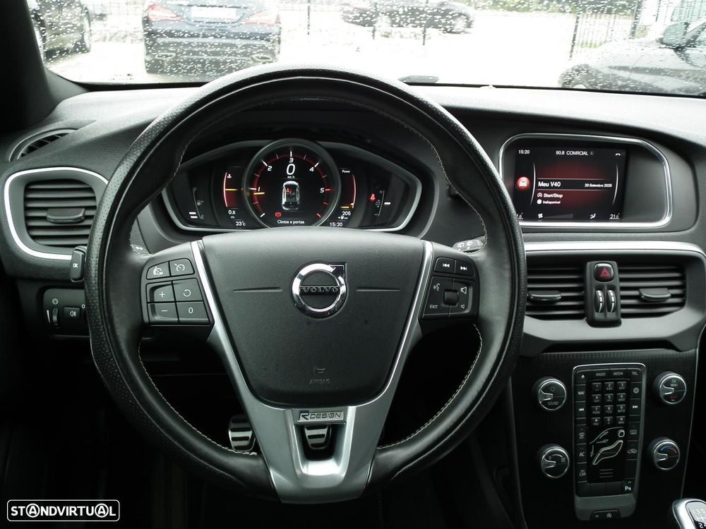 Volvo V40 2.0 D3 R-Design - 26