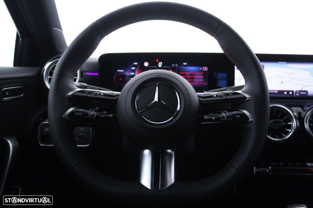 Mercedes-Benz A 250 e AMG Line - 19