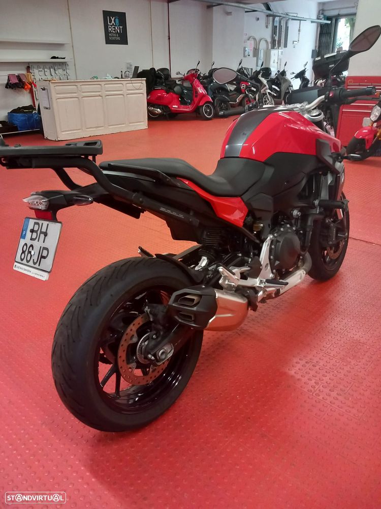 BMW F 900 R 2024 - 9