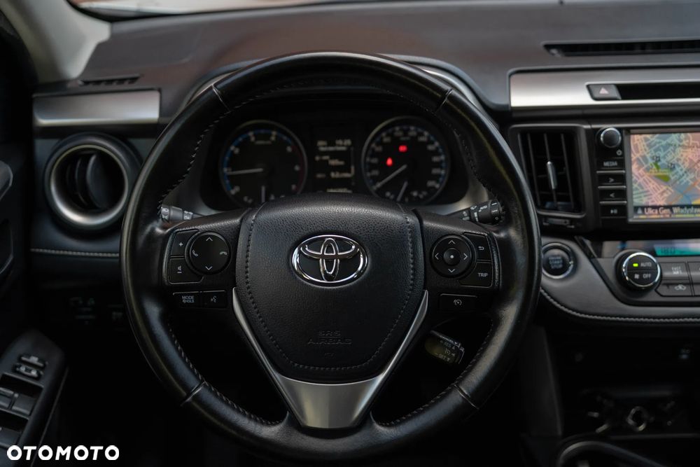 Toyota RAV4 2.0 D-4D Active 4x2 - 18