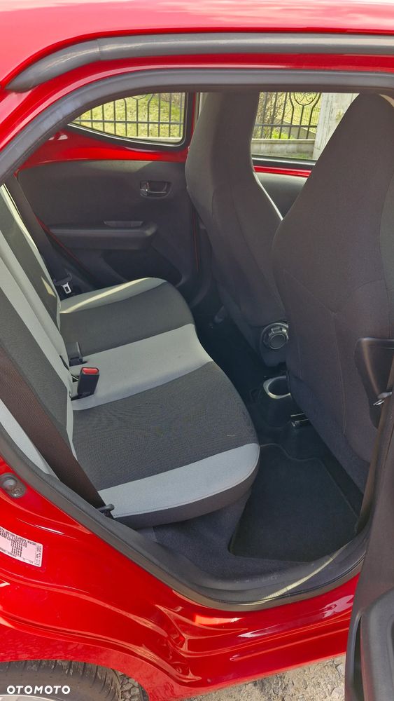 Toyota Aygo x-play - 12