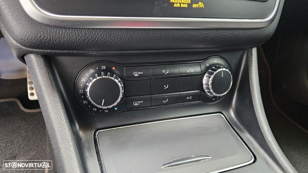 Mercedes-Benz GLA 250 AMG Line 4-Matic - 16