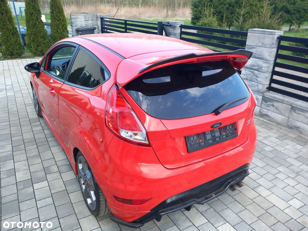 Ford Fiesta 1.6 EcoBoost ST - 9