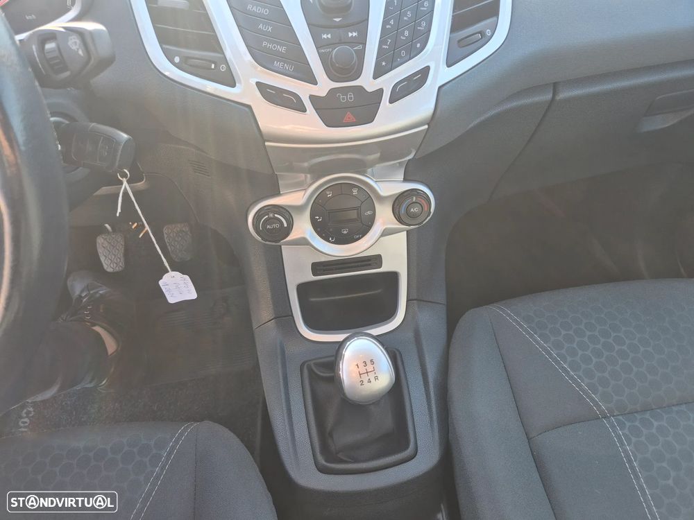 Ford Fiesta 1.4 TDCI Titanium - 18