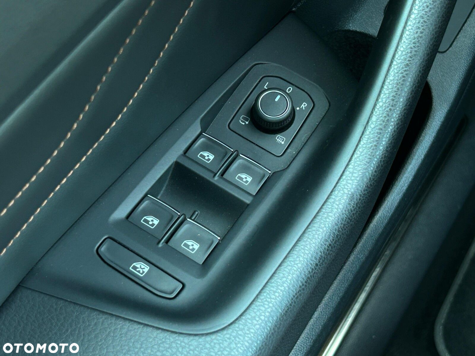 Volkswagen Passat 2.0 TSI Elegance DSG - 20