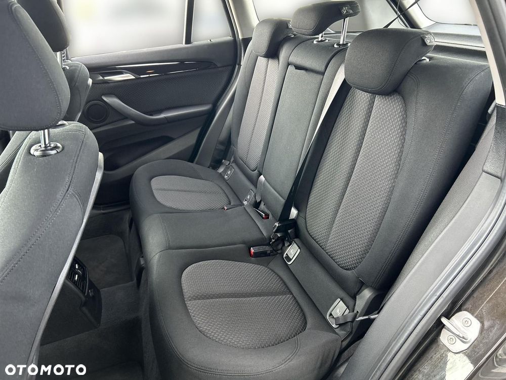 BMW X1 sDrive18i - 24