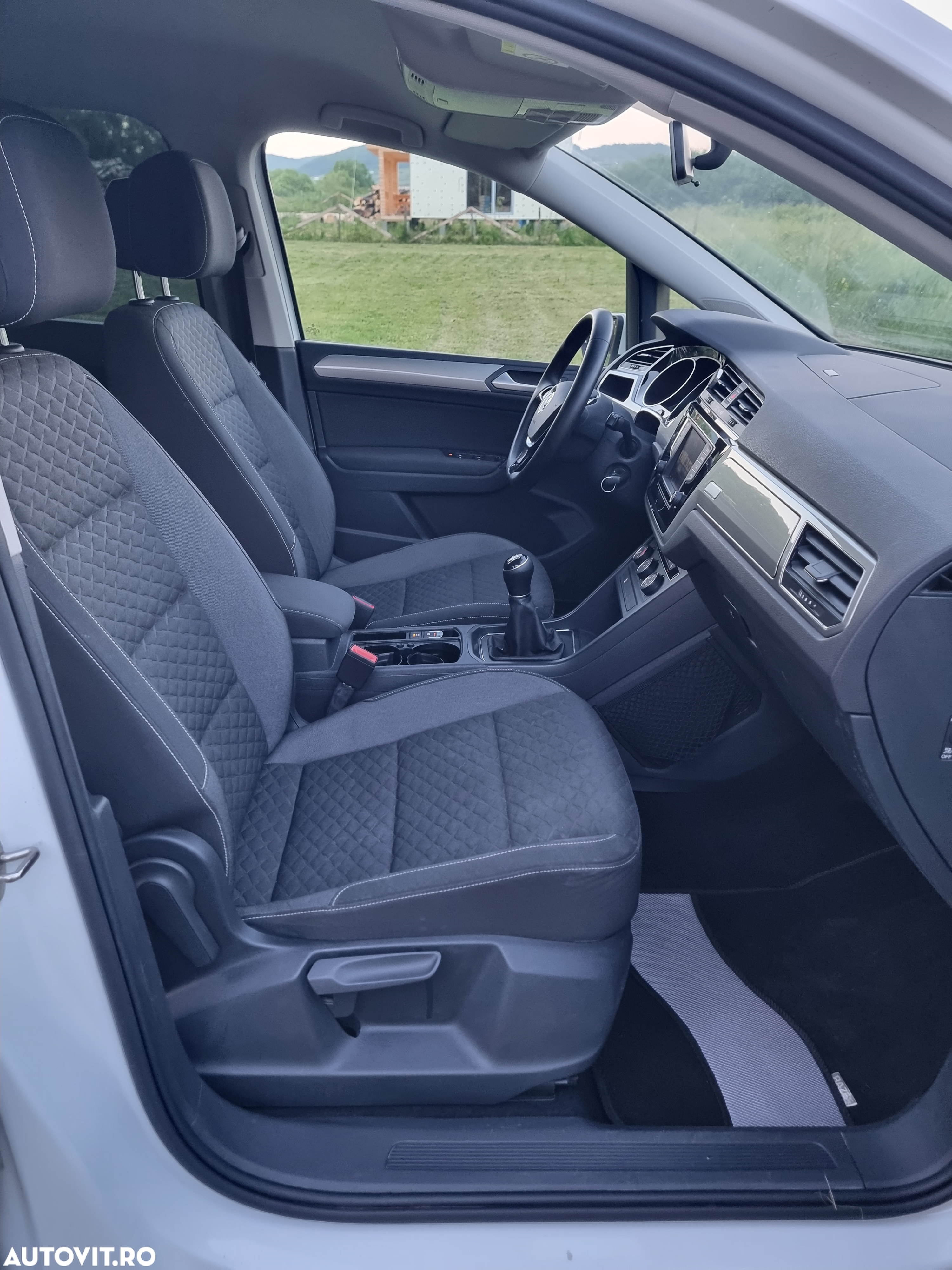 Volkswagen Touran 1.6 TDI Trendline - 16
