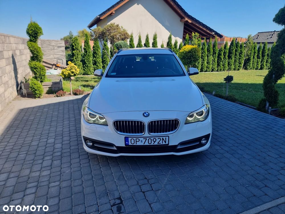 BMW Seria 5 520i Touring Sport-Aut - 2