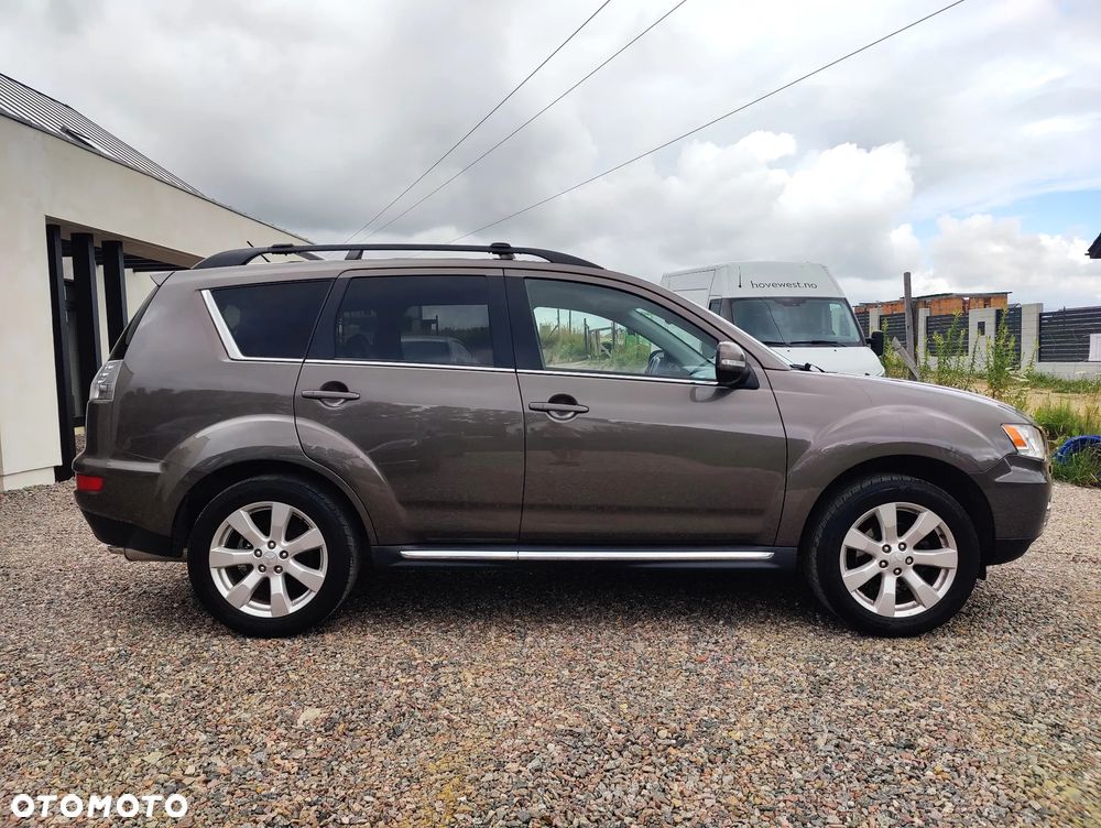 Mitsubishi Outlander 2.0 Intense + NAVI 2WD EU5 CVT - 11