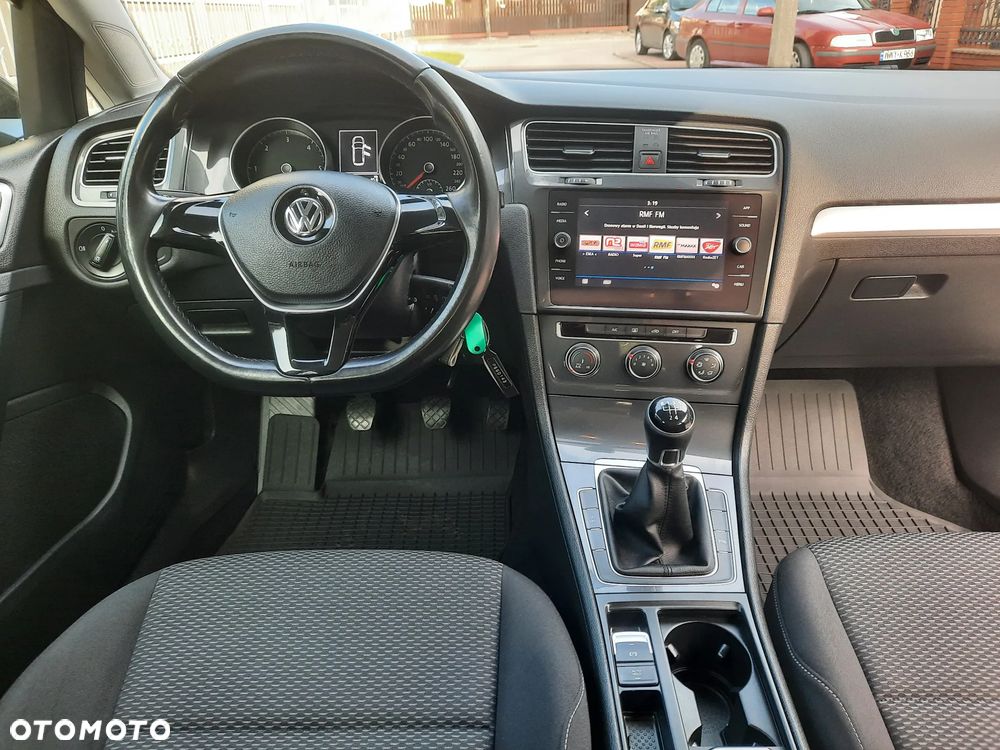 Volkswagen Golf - 18