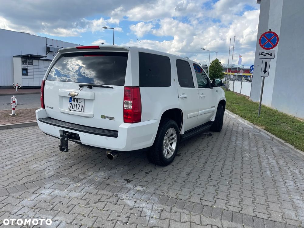 Chevrolet Tahoe - 4