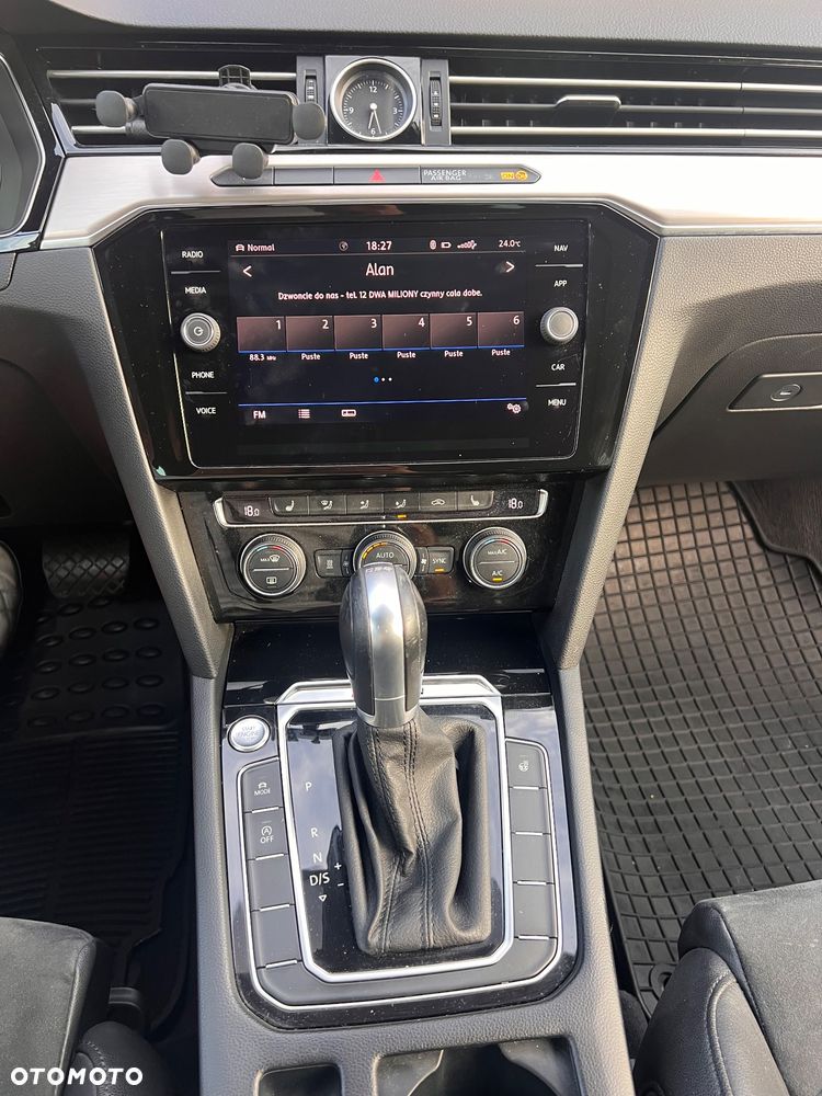 Volkswagen Passat 2.0 TDI SCR 4Mot DSG Highline - 12