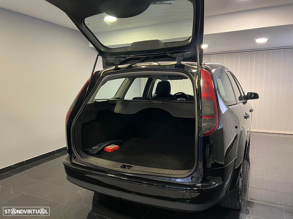 Ford Focus SW 1.6 TDCi Connec. - 19