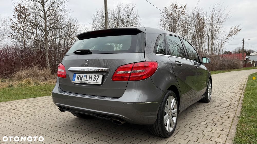 Mercedes-Benz Klasa B 180 (BlueEFFICIENCY) - 32
