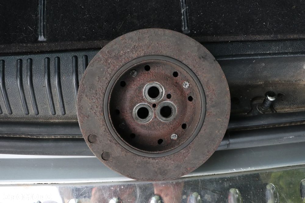 Ford Mondeo 2.0 TDCI DPF Ghia - 23