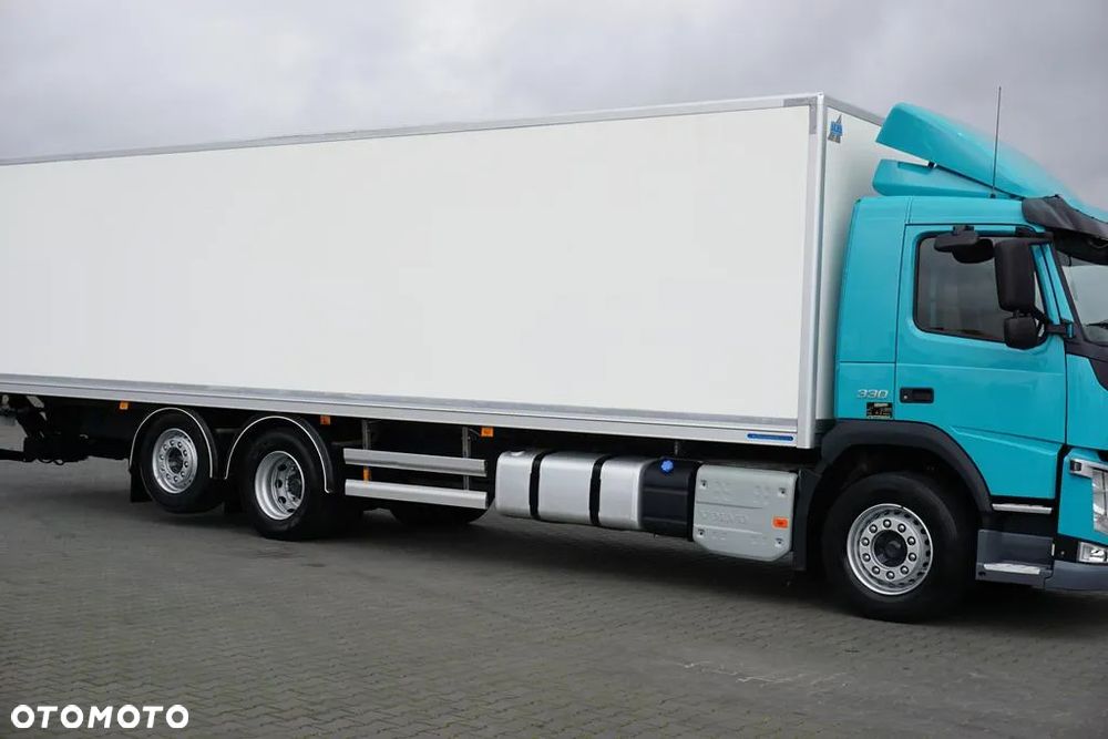 Volvo FM / 330 / E 6 / CHŁODNIA + WINDA / 23 PALETY / OŚ SKRĘTNA / DŁ 9,4 M - 16