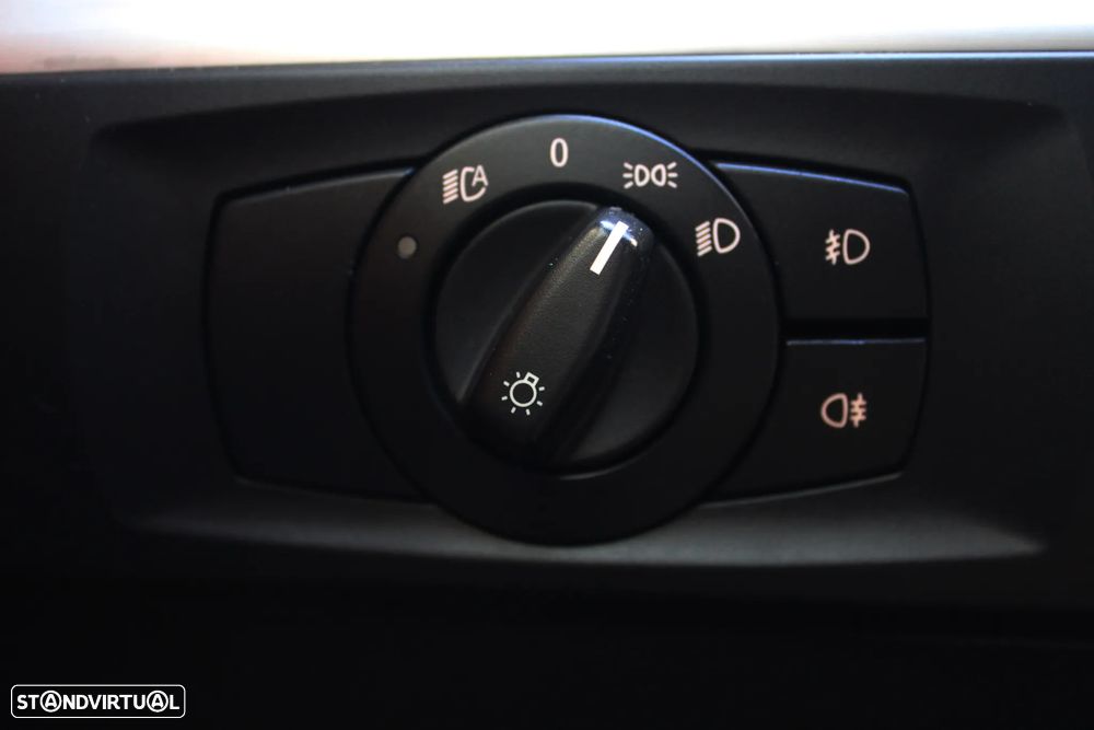 BMW 330 i Auto - 46