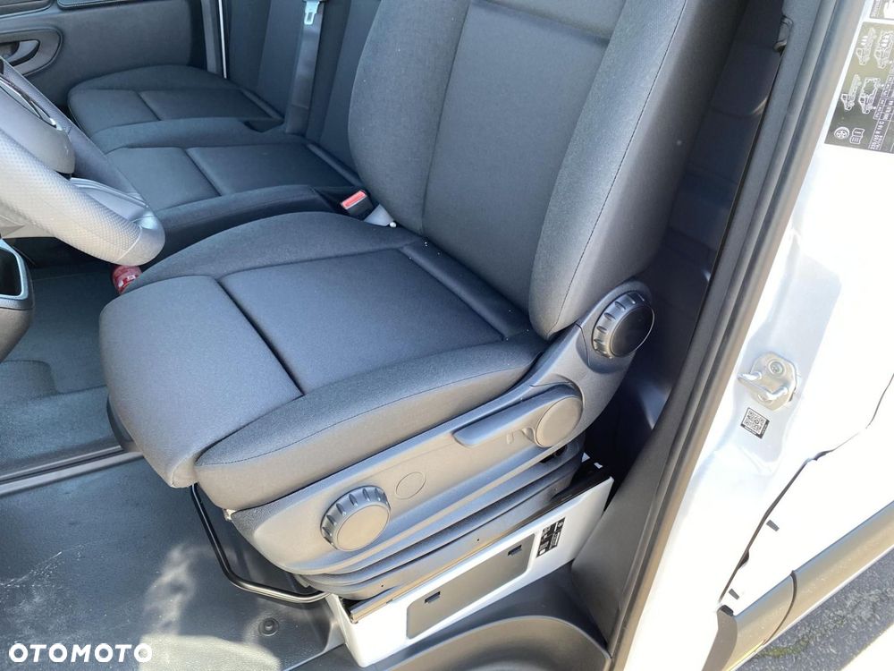Mercedes-Benz Sprinter - 13