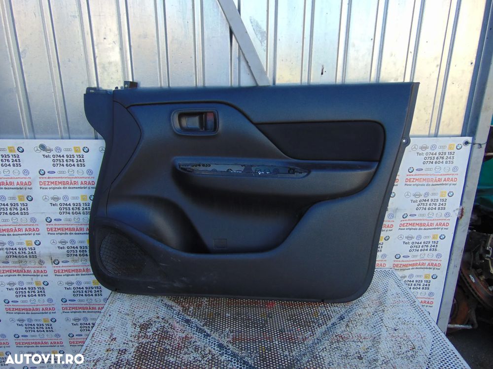 Fete usi fata Mitsubishi L200 dupa 2015 fiat fullback - 2