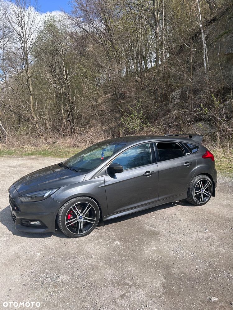 Ford Focus ST - 7