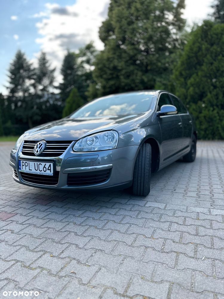 Volkswagen Jetta 1.6 TDI Comfortline - 1