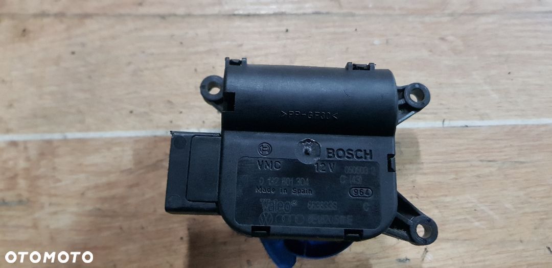 AUDI A4 B6 SILNICZEK NAGRZEWNICY 0132801304 - 1