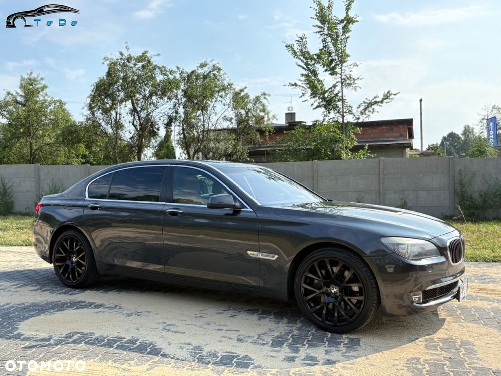 BMW Seria 7 750i L xDrive - 8
