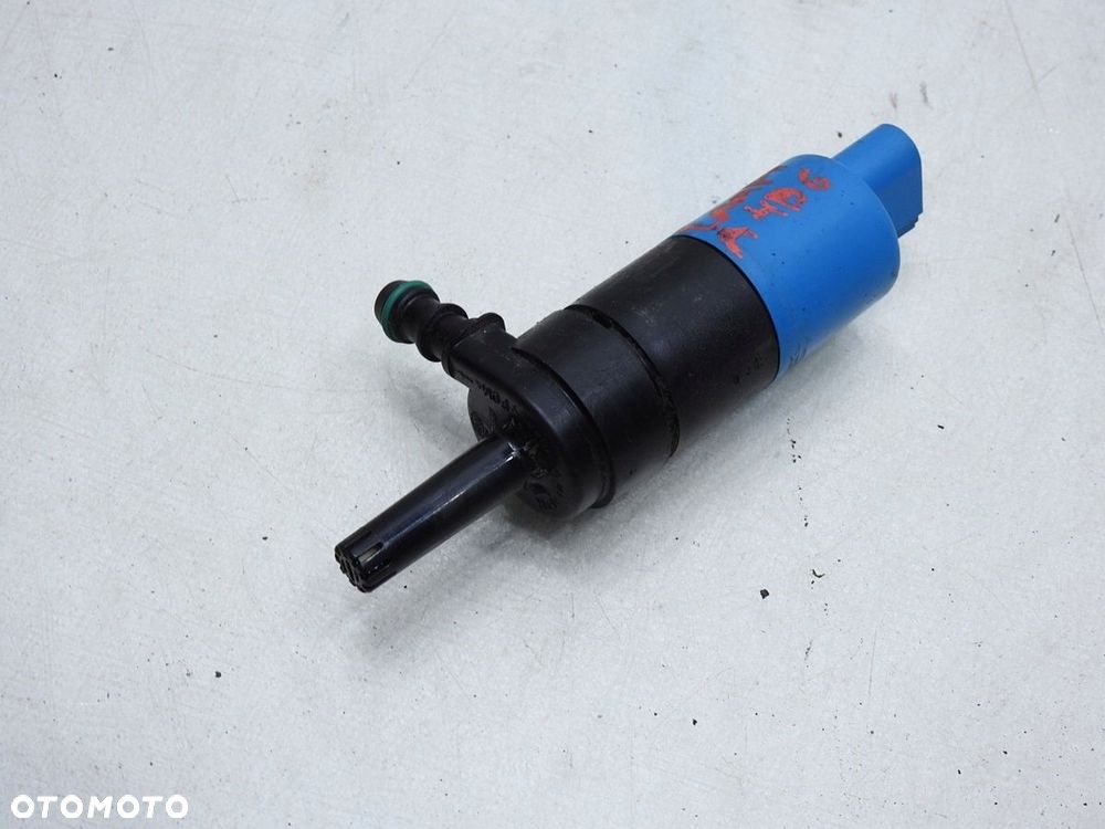 POMPKA SPRYSKIWACZA LAMP AUDI A4 B6 - 2
