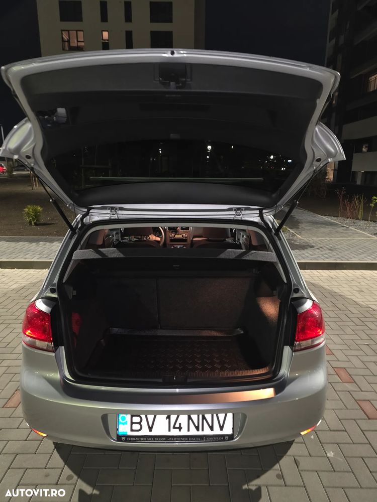 Volkswagen Golf - 8