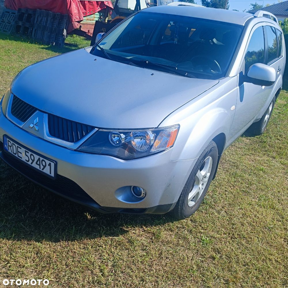 Mitsubishi Outlander - 1