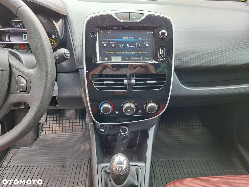 Renault Clio 1.2 16V 75 Life - 20