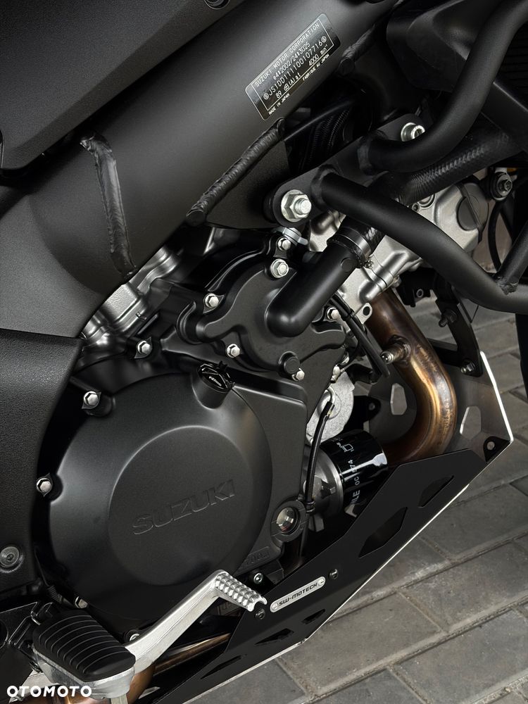 Suzuki V-STROM - 8