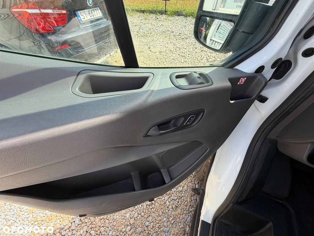 Ford Transit - 18