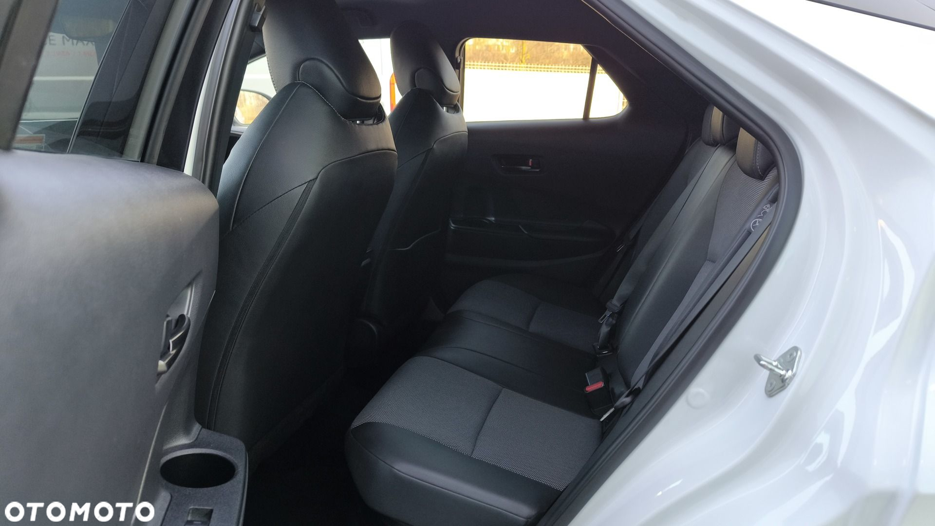 Toyota C-HR 2.0 Hybrid Dynamic Force Executive AWD - 34