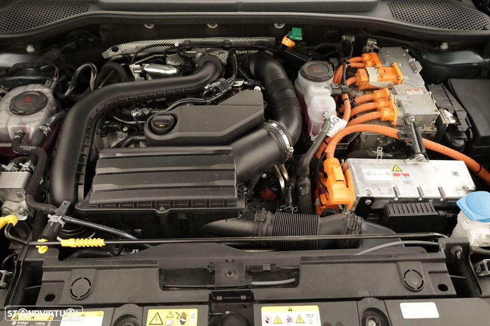 Cupra Formentor 1.5 e-Hybrid DSG - 25