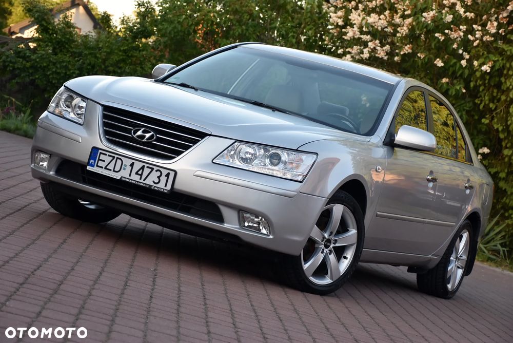 Hyundai Sonata - 1