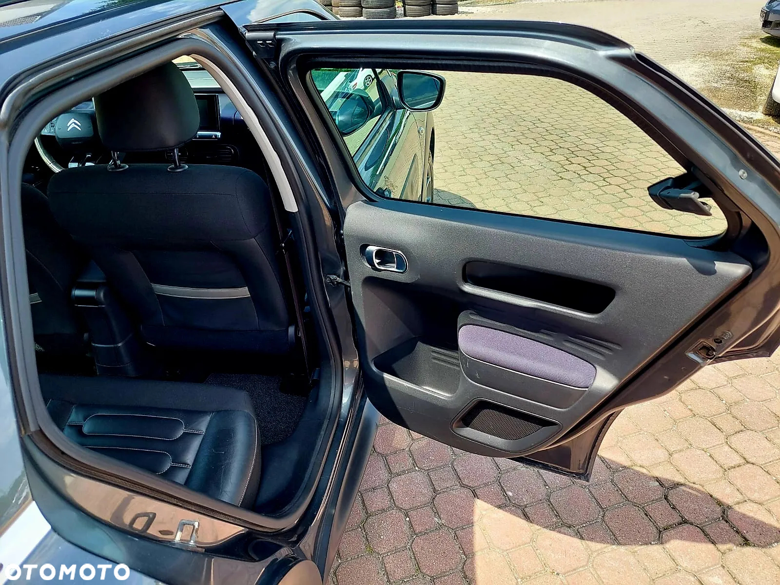 Citroën C4 Cactus PureTech 82 Business Class - 14