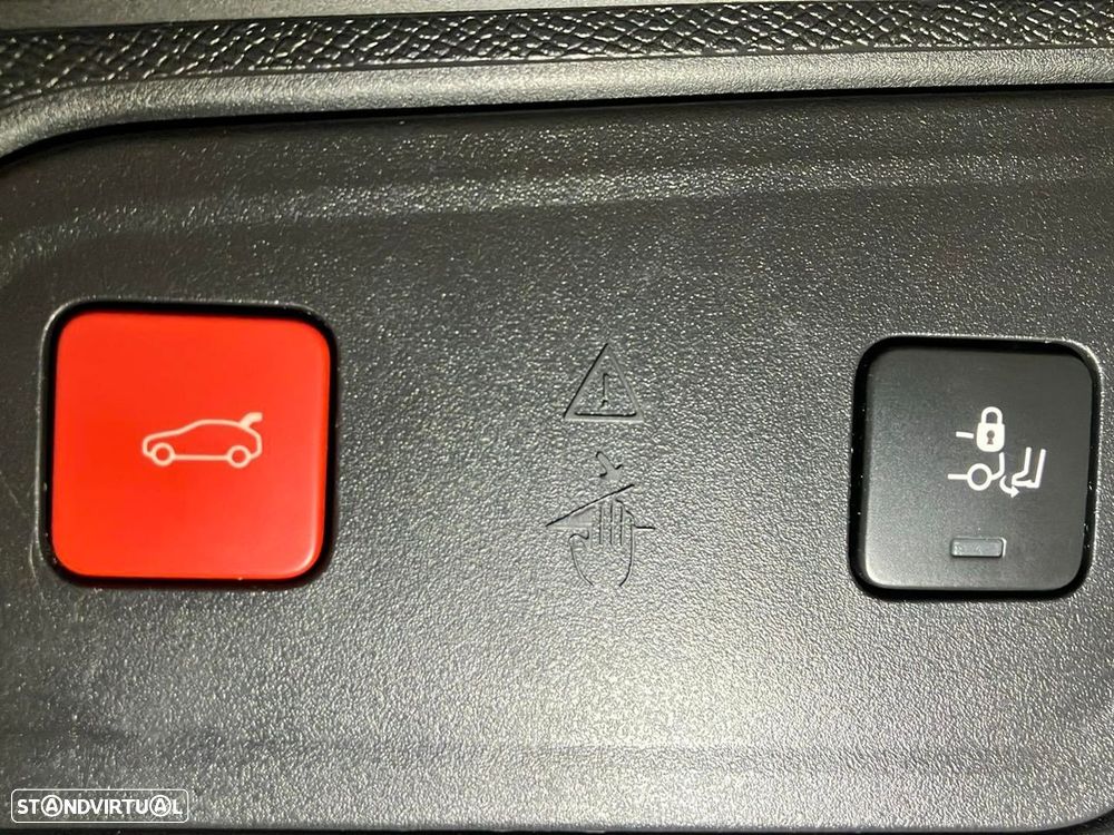 Peugeot 3008 1.6 Hybrid4 GT Pack e-EAT8 - 25