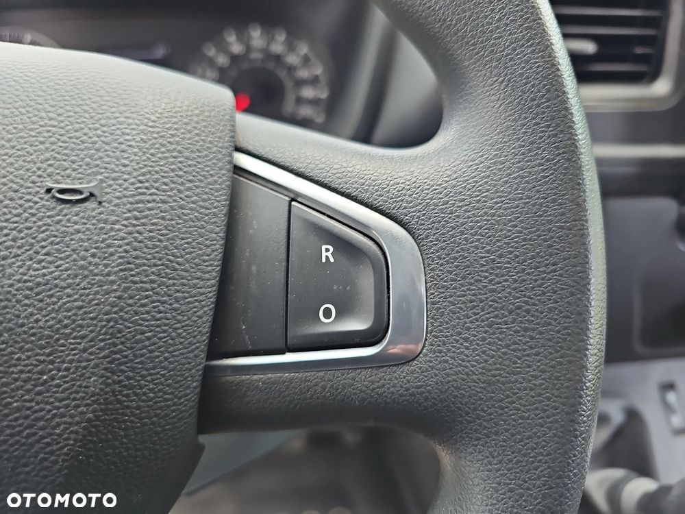 Renault Master Furgon FWD Pack Clim 3,5T L3H2 2.3 DCi 150 KM Agregat Chłodnia Zanotti - 17