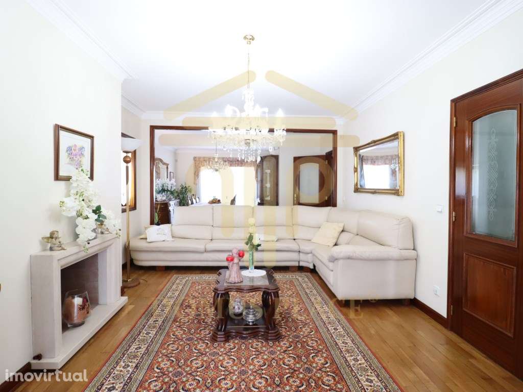 Moradia com Cave, Piscina e Terreno de 1878m² - Lavra
Vendida tota... - Grande imagem: 3/47