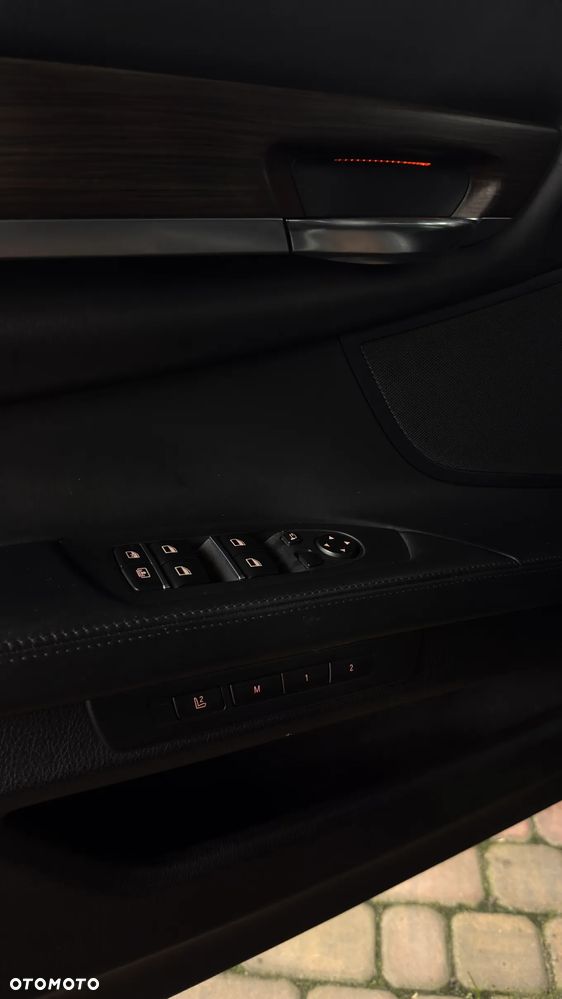 BMW Seria 7 750i xDrive - 20