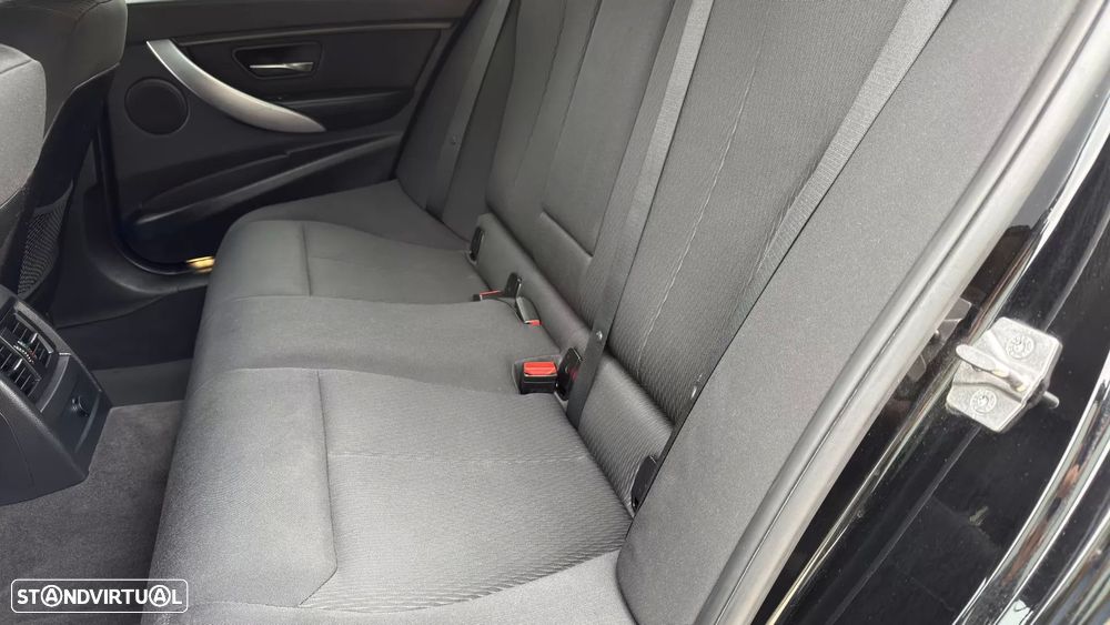 BMW 320 d Sport-Aut. Efficient Dynamics Edition Sport Line - 47