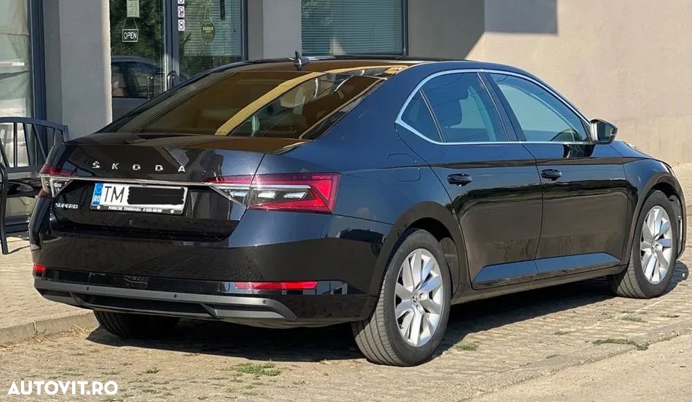 Skoda Superb 2.0 TDI DSG Ambition - 4