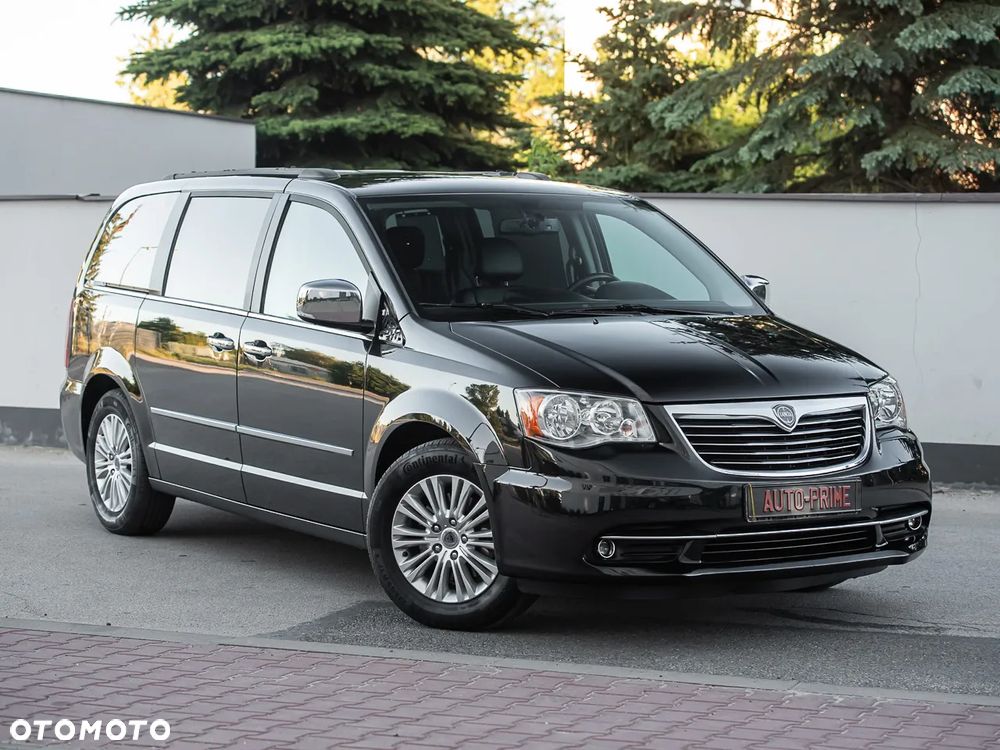 Lancia Voyager - 1
