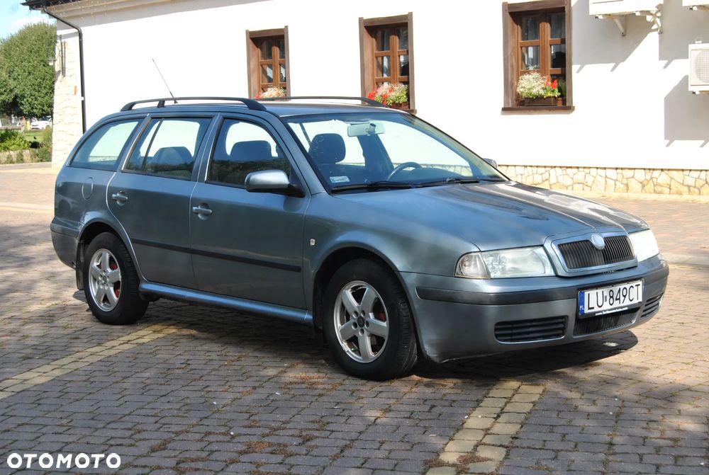 Skoda Octavia 1.6 Combi Ambiente - 2