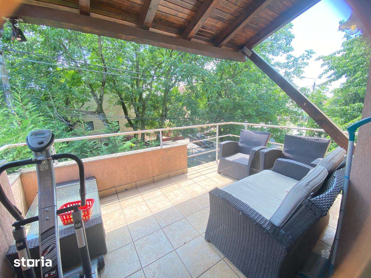 Inchiriez apartament 3 camere in vila Cetatii — fotografia 1