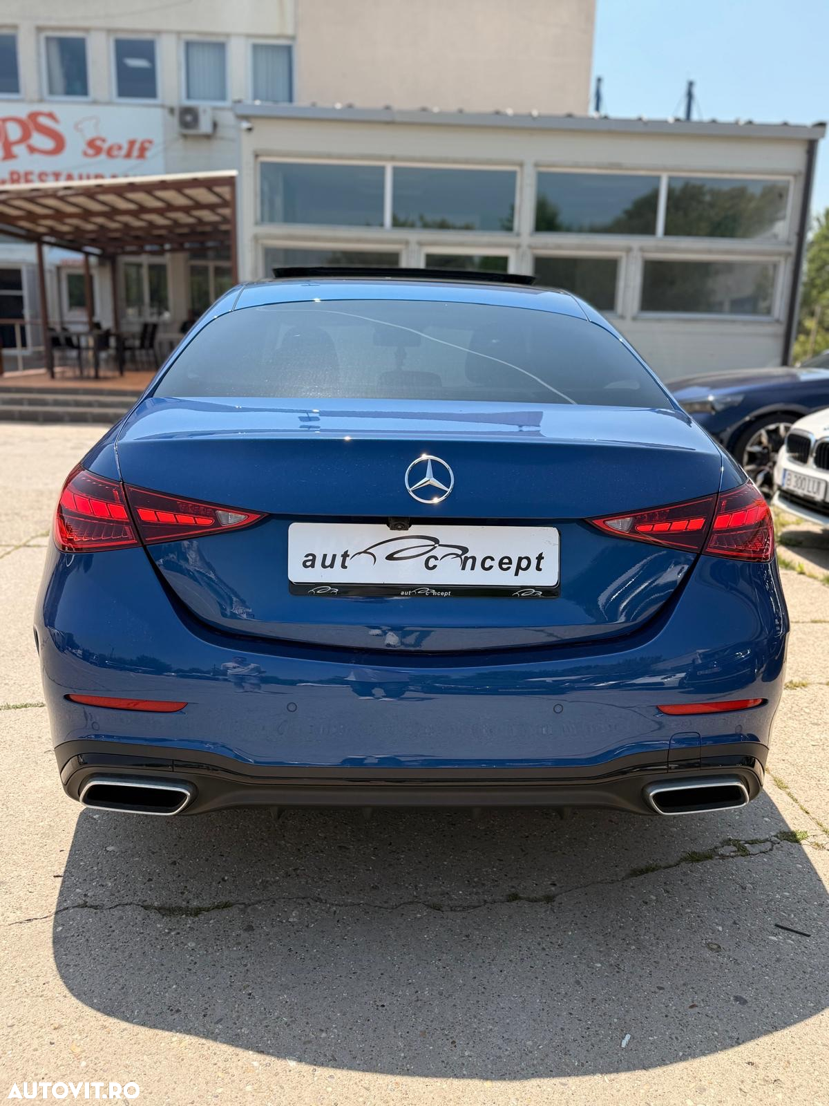 Mercedes-Benz C 300 4MATIC Aut. - 4