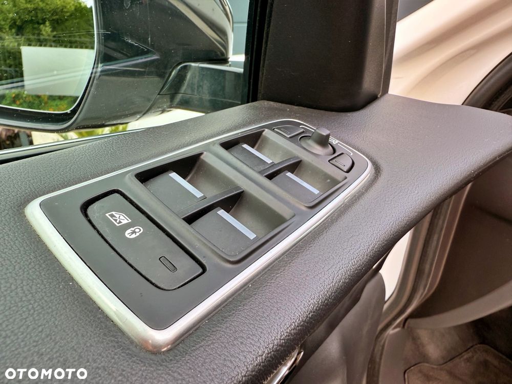 Jaguar F-Pace 2.0 i4P AWD Prestige - 22