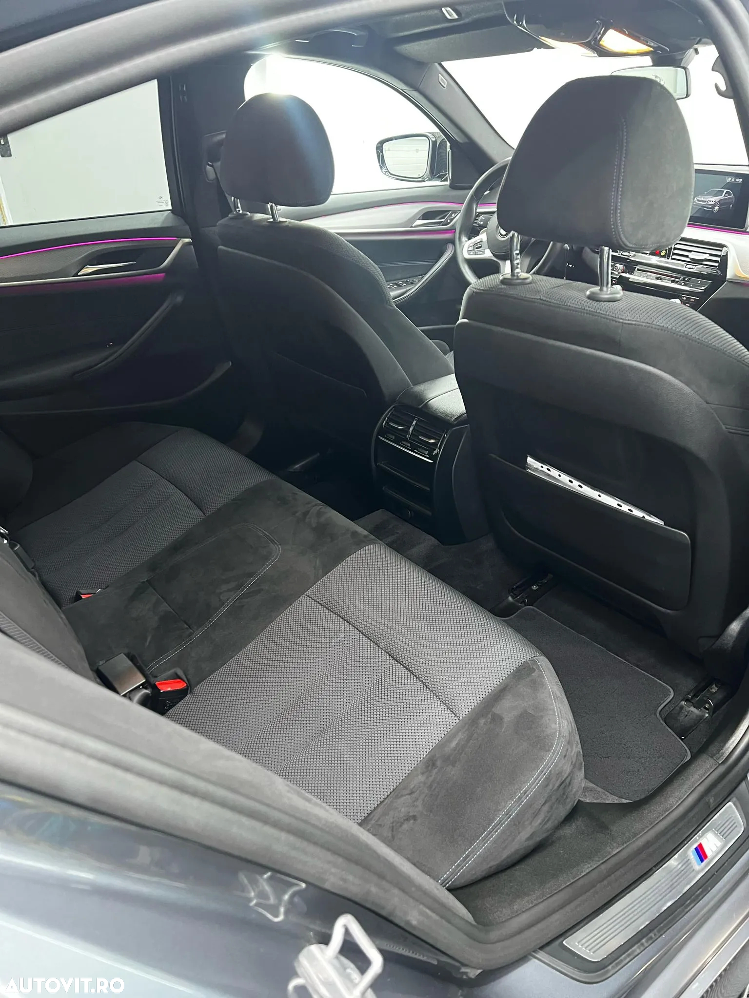 BMW Seria 5 520d xDrive AT - 12